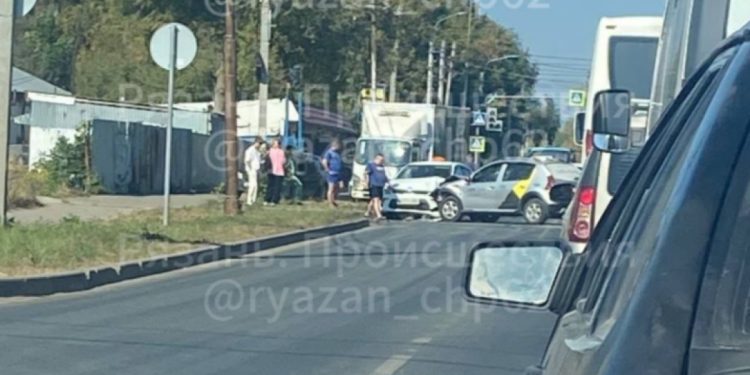 17 сентября на въезде в Рязань из-за ДТП собралась огромная пробка