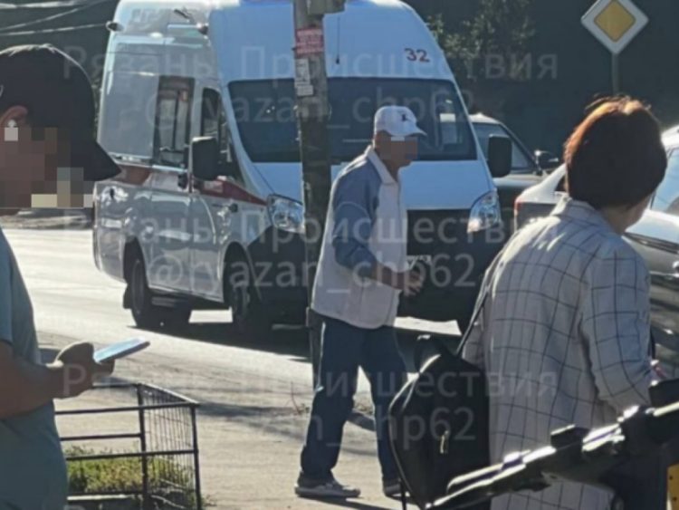 Рязанцы сообщили о пенсионере, пристающим к девушкам в Кальном