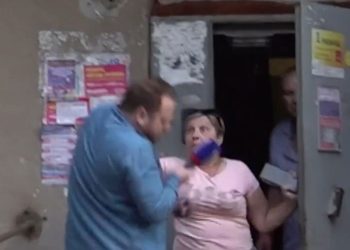 Родственники рязанца, которого хотели продать на органы в 5 лет, напали на журналистов Родственники рязанца, которого хотели продать на органы в 5 лет, напали на журналистов