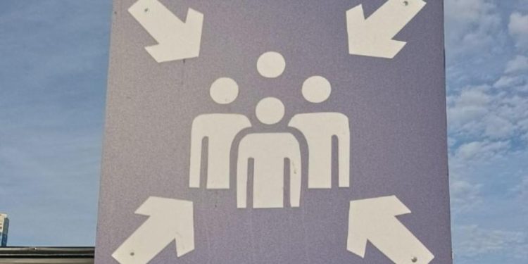 Около рязанского ТЦ "Леман ПРО" установили знак на случай ЧС Около рязанского ТЦ «Леман ПРО» установили знак на случай ЧС