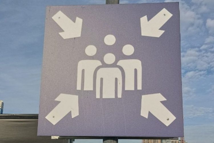 Около рязанского ТЦ "Леман ПРО" установили знак на случай ЧС