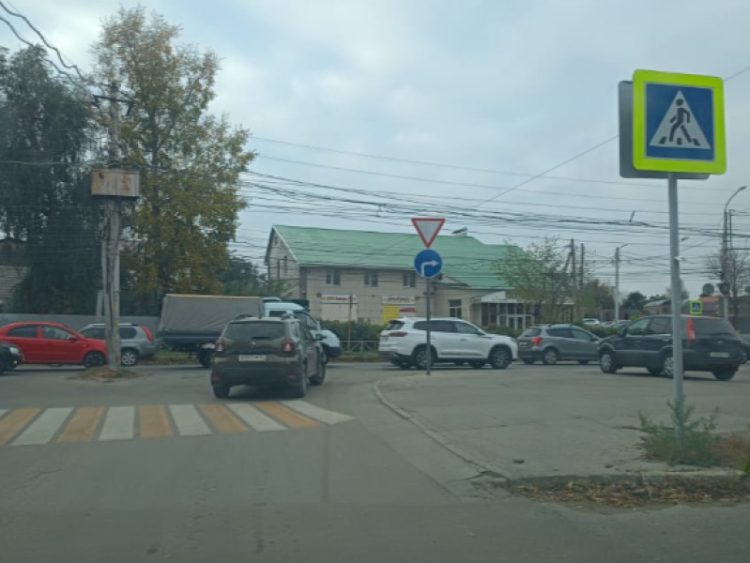 Водителей предупредили об изменении направления дорожного знака на улице Быстрецкой