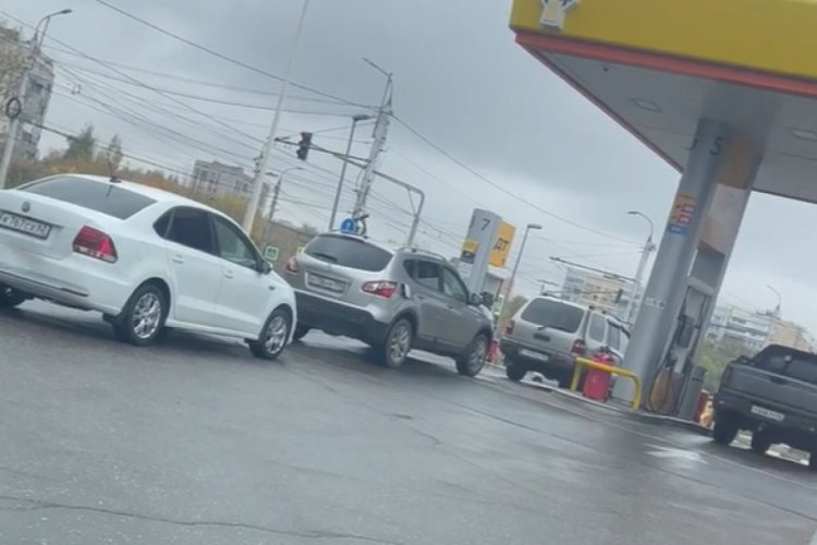 16 октября в Рязани на остановке "Роснефть" образовалась пробка