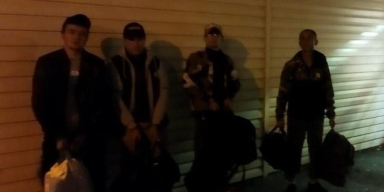 Рязанские полицейские выдворили из России 8 мигрантов-нарушителей
