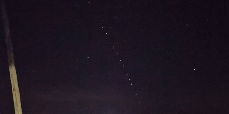 В небе над Рязанским регионом снова полетели спутники Starlink