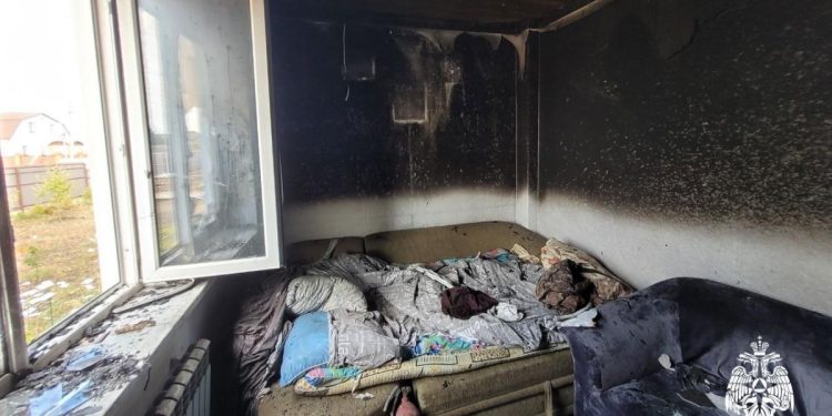 В Пронском районе горел двухэтажный жилой дом