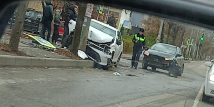 На улице Новой столкнулись две легковушки