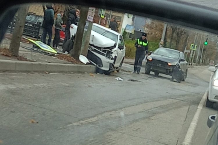 На улице Новой столкнулись две легковушки