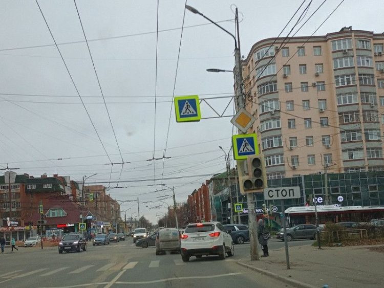 В центре Рязани образовалась пробка из-за сломанного светофора