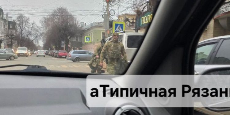 4 декабря на улице Вознесенской засняли силовиков