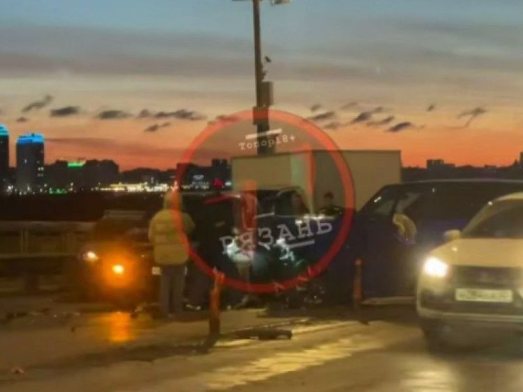 В массовом ДТП на Солотчинском мосту пострадал 46-летний мужчина
