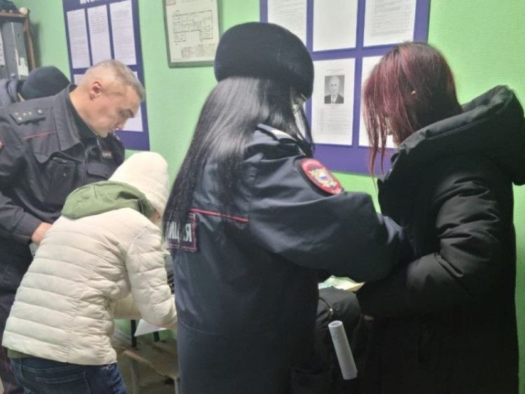 Рязанские полицейские выдворили из России 6 мигрантов-нарушителей