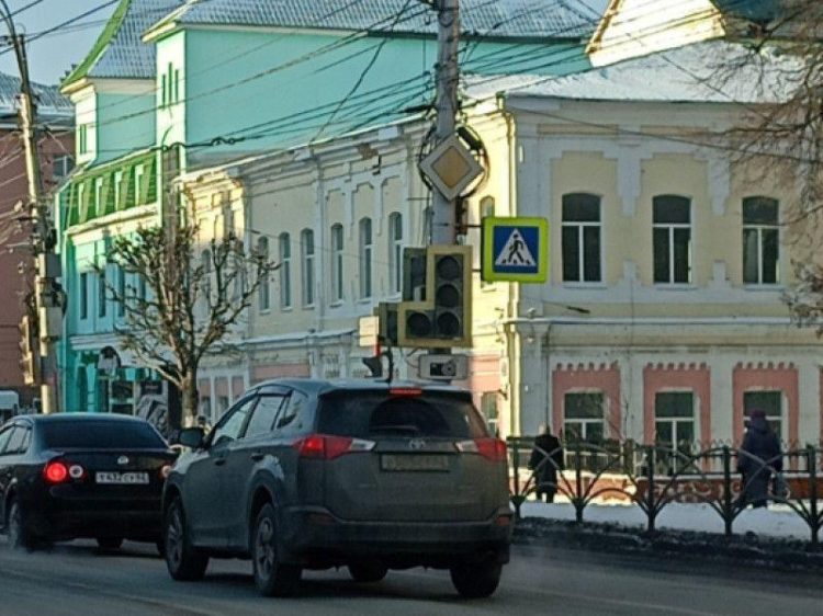 Рязанские водители сообщили о неработающем светофоре на Первомайском проспекте