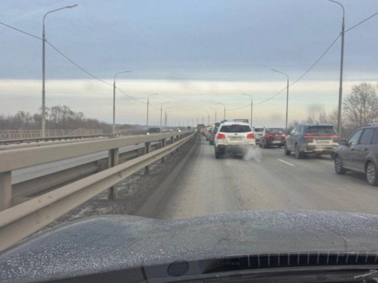 На рязанской Северной окружной дороге образовалась огромная пробка