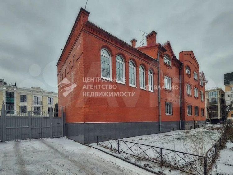 В центре Рязани продают трехэтажный дом за 105 миллионов рублей