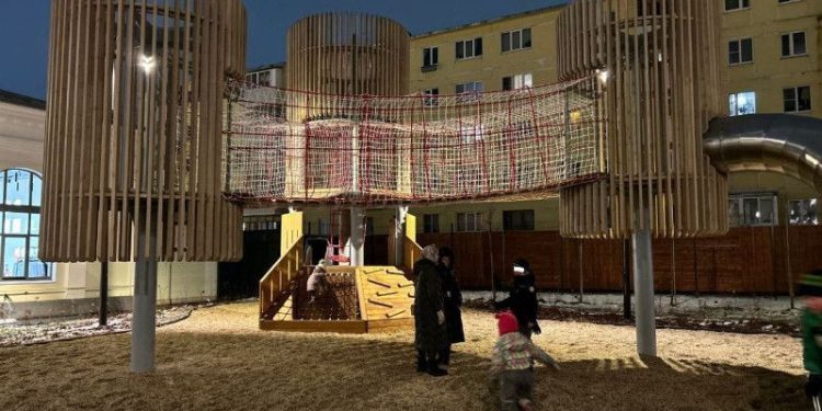 К Новому году на Рязанской ВДНХ открыли еще одну детскую площадку К Новому году на Рязанской ВДНХ открыли еще одну детскую площадку