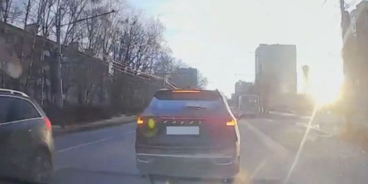 На Касимовском шоссе пожилой водитель едва не стал виновником ДТП