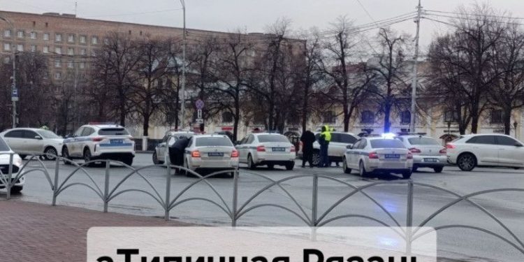 На площади Ленина 10 января заметили скопление полиции