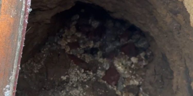 Провал в асфальте на Первомайском проспекте начнут устранят утром 14 января