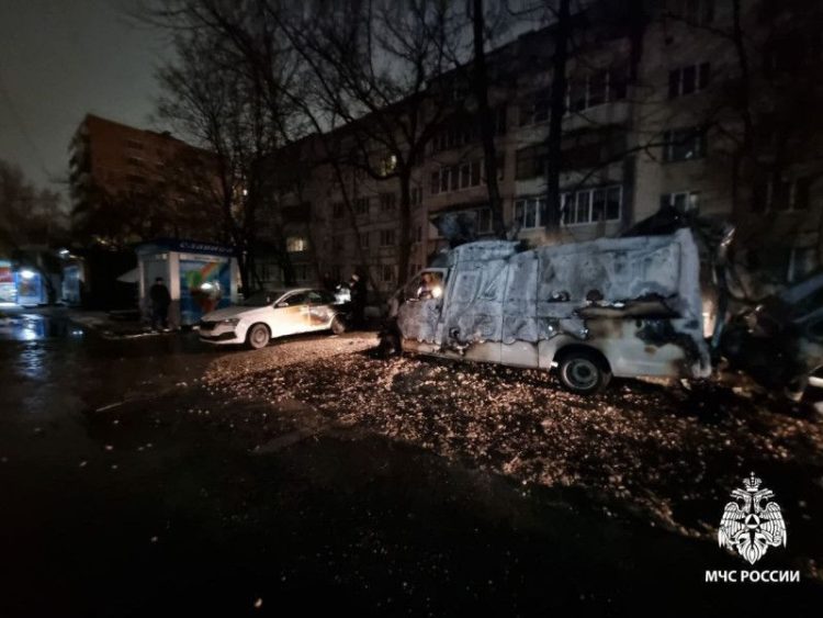 В рязанском МЧС прокомментировали ночной пожар с ГАЗелью в Канищеве