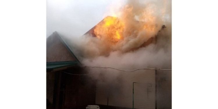 В Захаровском районе сгорел частный дом В Захаровском районе сгорел частный дом