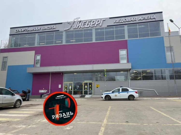 В Рязани произошла эвакуация ледовой арены "Айсберг"