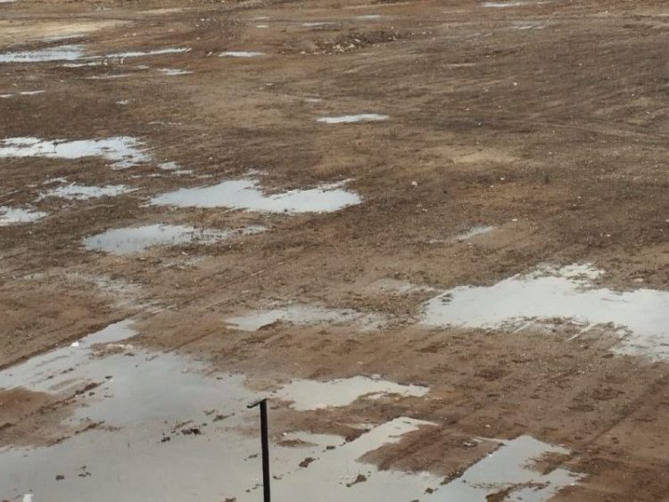 На Московском шоссе прорвало канализацию