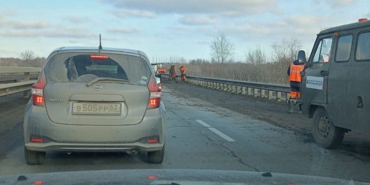 В сторону рязанской Солотчи из-за дорожных работ образовалась пробка