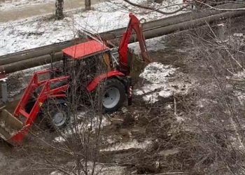 Рязанцы сообщили на постоянные прорывы труб на улице Белякова Рязанцы сообщили на постоянные прорывы труб на улице Белякова
