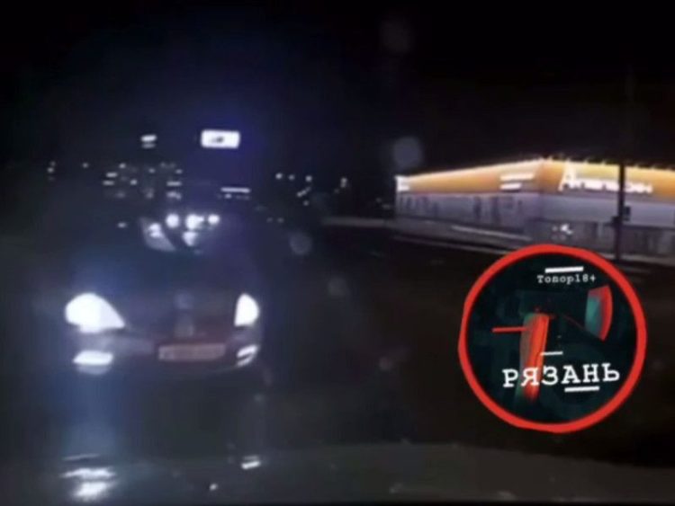 На аварийном перекрестке в Рязани едва вновь не произошло ДТП