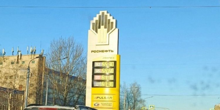 Рязанские водители возмутились очередным повышением цен на бензин