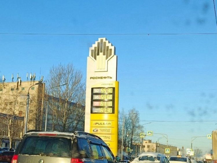 Рязанские водители возмутились очередным повышением цен на бензин