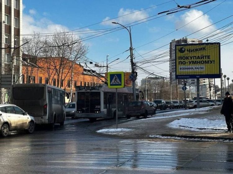 В центре Рязани из-за сломавшегося троллейбуса образовалась огромная пробка