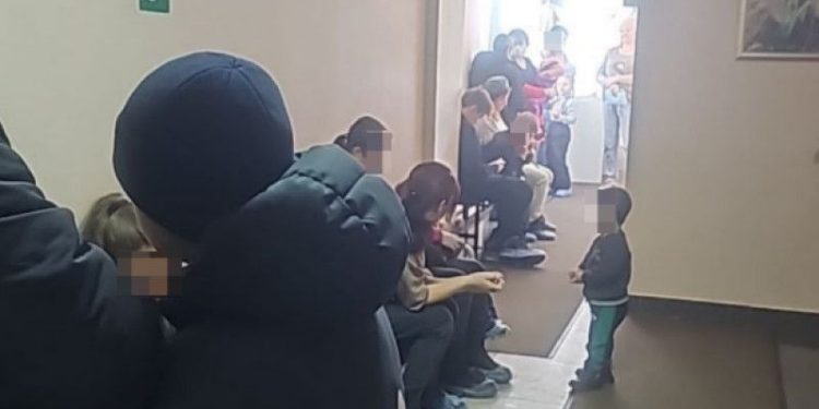 Рязанка пожаловалась на четырехчасовую очередь к педиатру