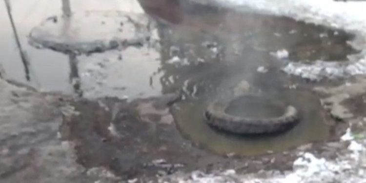 В рязанской Горроще прорвало канализацию 25 февраля