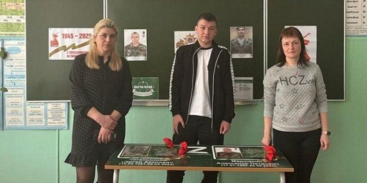 В рязанском Сасове в Гавриловской школе открыли «Парту Героев» в память о двух выпускниках