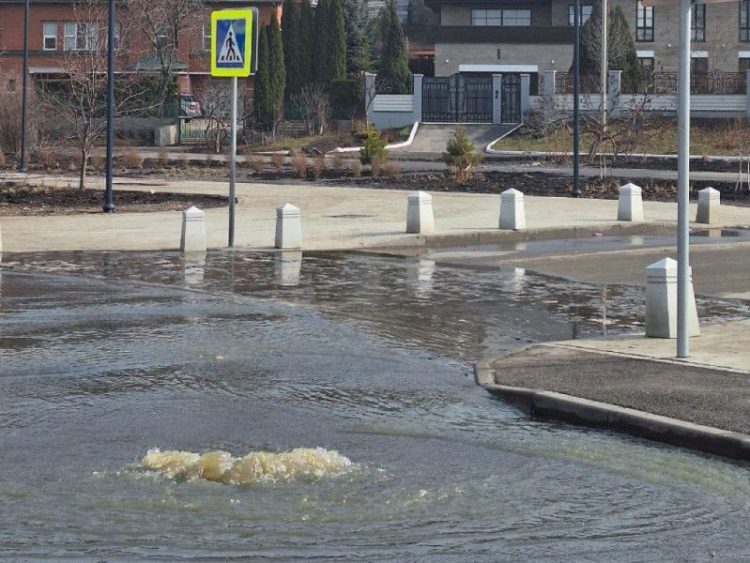 Рязанскую улицу Лево-Лыбедскую затопило