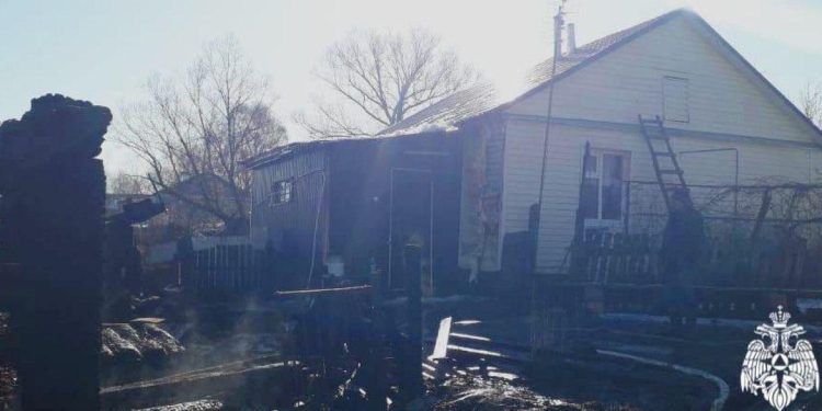 В Сараевском районе сгорела хозпостройка