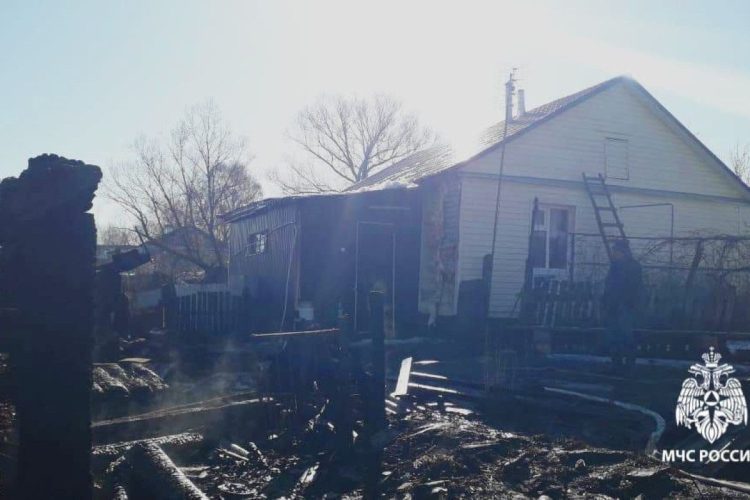 В Сараевском районе сгорела хозпостройка