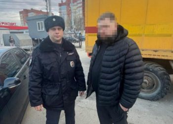 На Народном бульваре полиция задержала 39-летнего пьяного водителя На Народном бульваре полиция задержала 39-летнего пьяного водителя