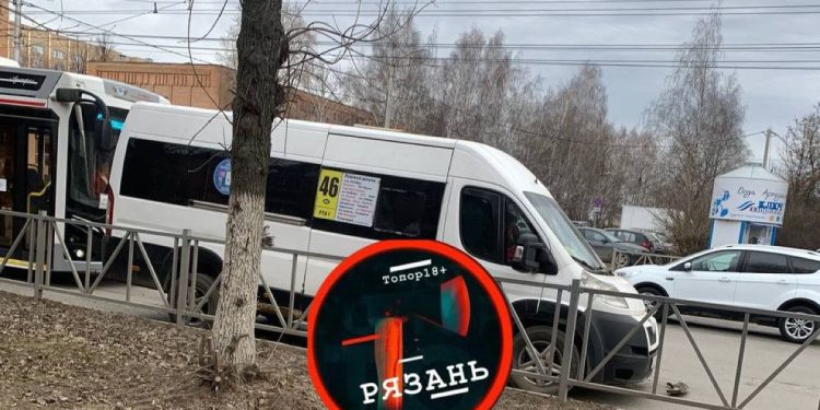 В Рязани маршрутка с пассажирами №46 попала в ДТП