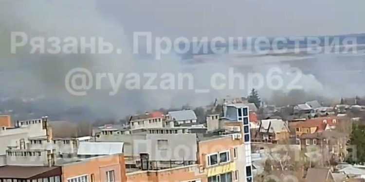 Горожане сообщили о клубах дыма поблизости рязанского Канищева Горожане сообщили о клубах дыма поблизости рязанского Канищева