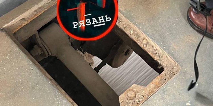 Рязанец сообщил о маршрутке №47 с дырой в полу