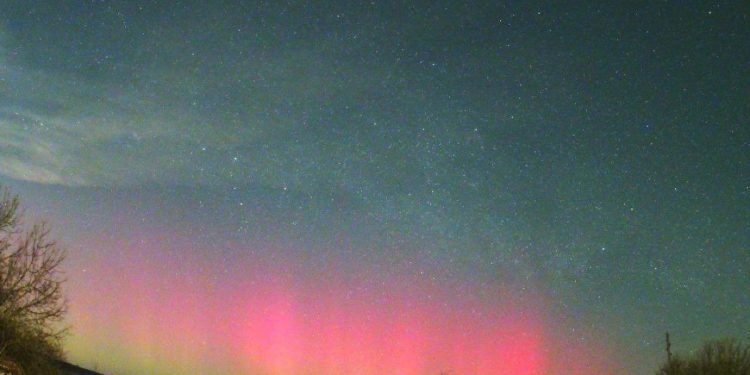 Ночью 2 апреля в небе над Рязанью запечатлели северное сияние