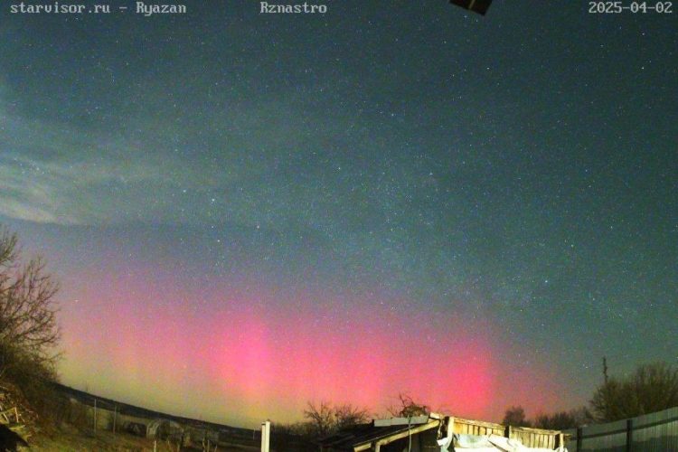 Ночью 2 апреля в небе над Рязанью запечатлели северное сияние