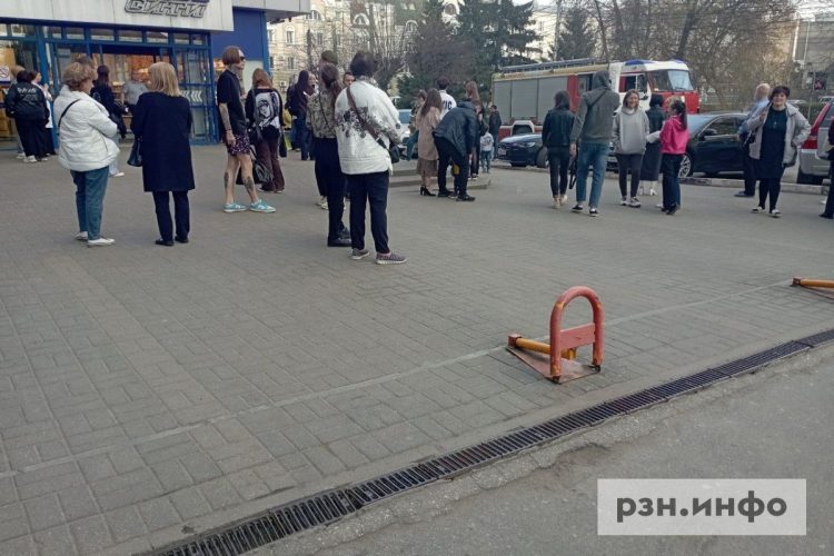 В центре Рязани эвакуировали ТЦ "Атрон"