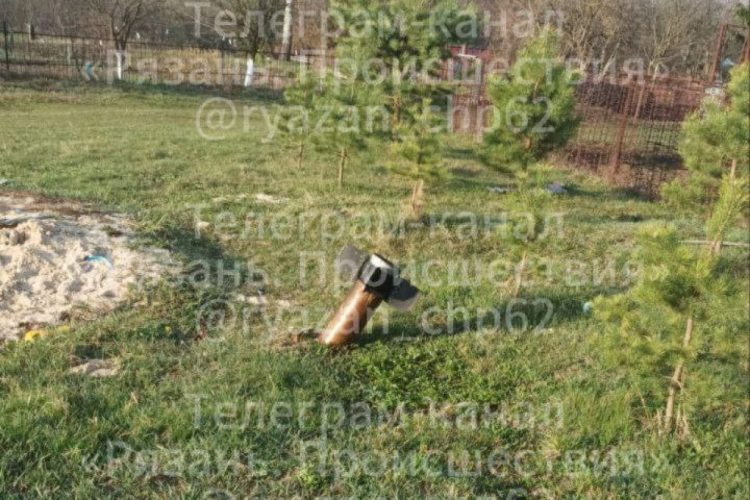 Обломок БПЛА упал в одной из деревень в Рязанском районе