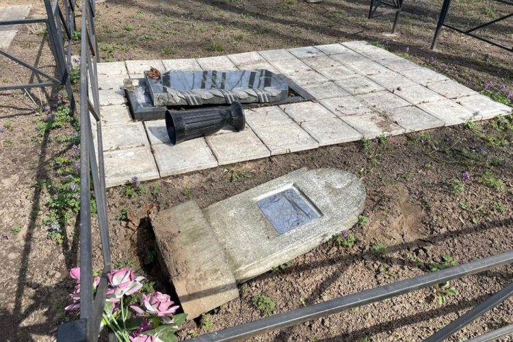 Неизвестные разгромили кладбище с захоронениями мусульман в рязанском Касимове