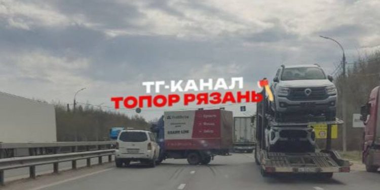 Около рязанского Турлатова столкнулись легковушка и ГАЗель