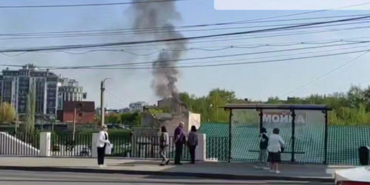 На улице Маяковского в здании произошел пожар